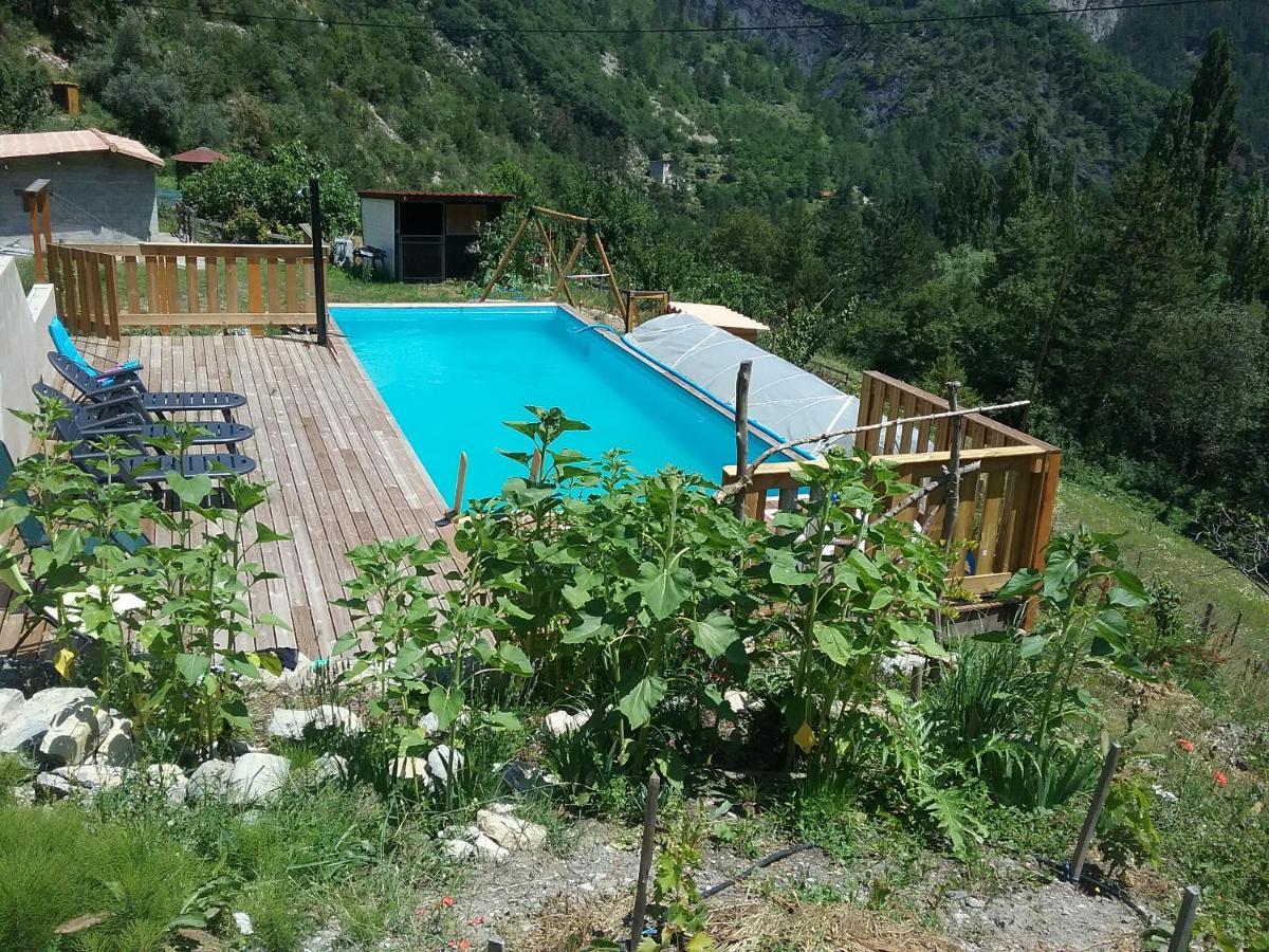 Bed and Breakfast L'Arberc Rigaud Екстер'єр фото