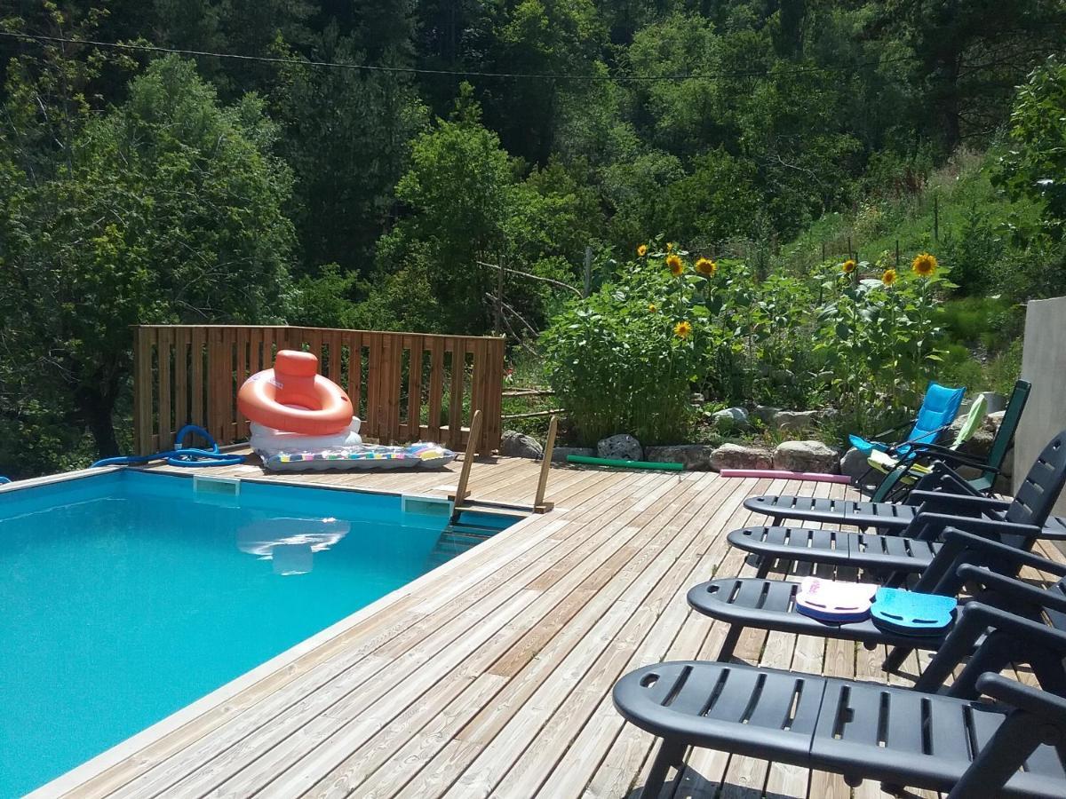 Bed and Breakfast L'Arberc Rigaud Екстер'єр фото